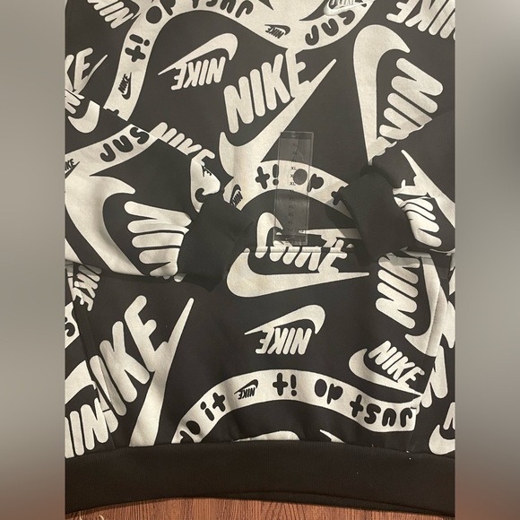 Nike *New With Tags* Cotton Hoodie Size Kids XL - Picture 7 of 9